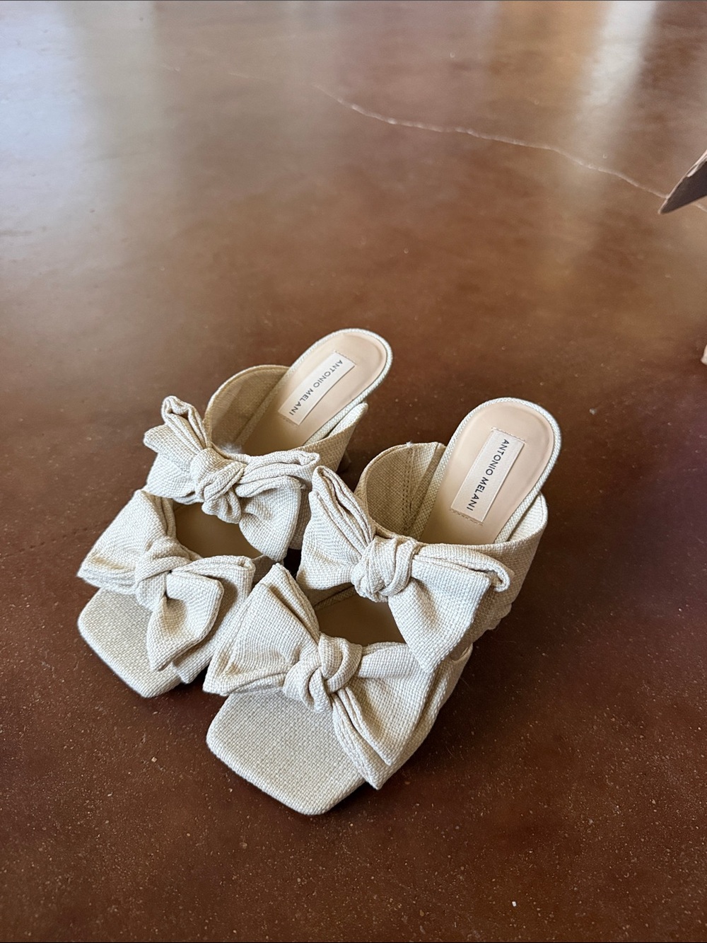 ANTONIO MELANI Beige Bow Block Heel Mules